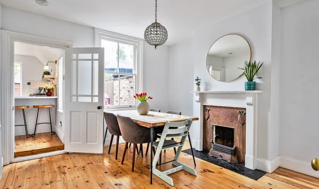 Photo 3 — Victoria Place, Epsom, KT17