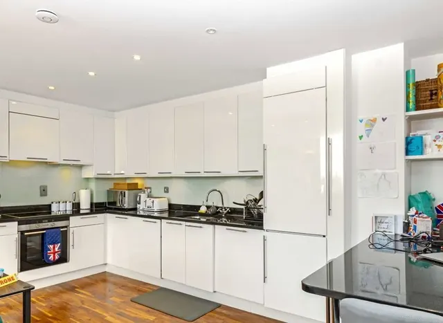 Uxbridge Road, Ealing, W5, photo 2