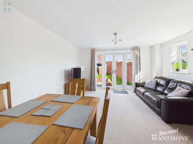 Photo 2 — Martlet Way, Aylesbury, HP18 0WE