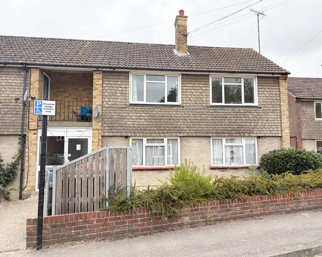 2 bedroom flat — St. Johns Crescent, Tyler Hill, Canterbury, Kent, CT2 9NB