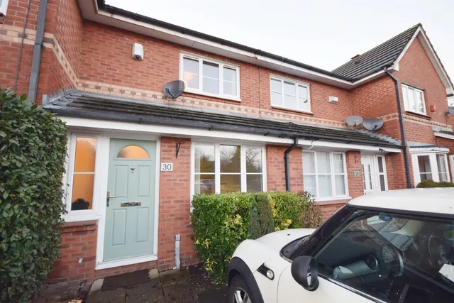 Petworth Close, Sharston, photo 1