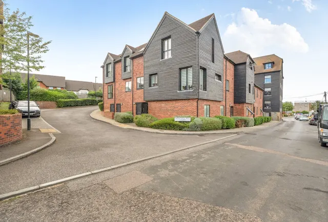 Greatness Mill Court, Sevenoaks, TN14 5GS, photo 1