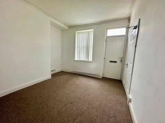 Photo 2 — Temple View Terrace, LEEDS