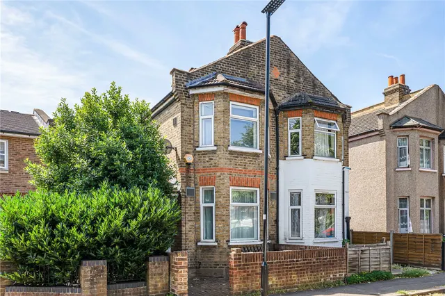 Grove Road, Hounslow, TW3, photo 1