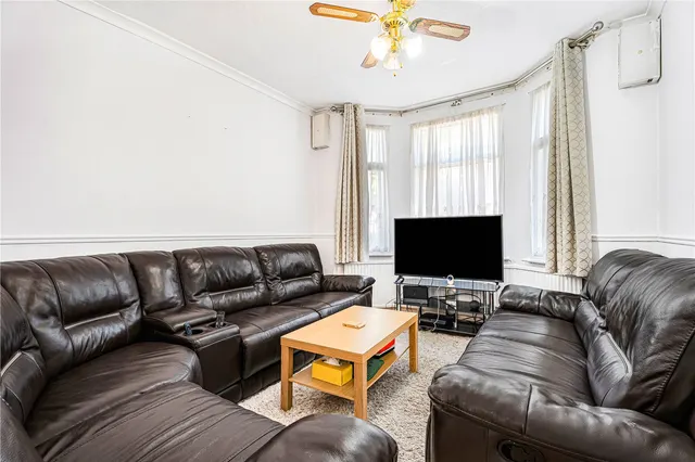 Grove Road, Hounslow, TW3, photo 2