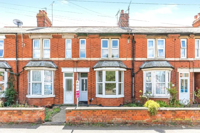 Photo 2 — Marshalls Road, Raunds