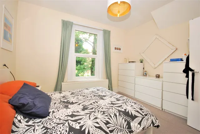 Photo 3 — Holmdene Avenue, Herne Hill, SE24