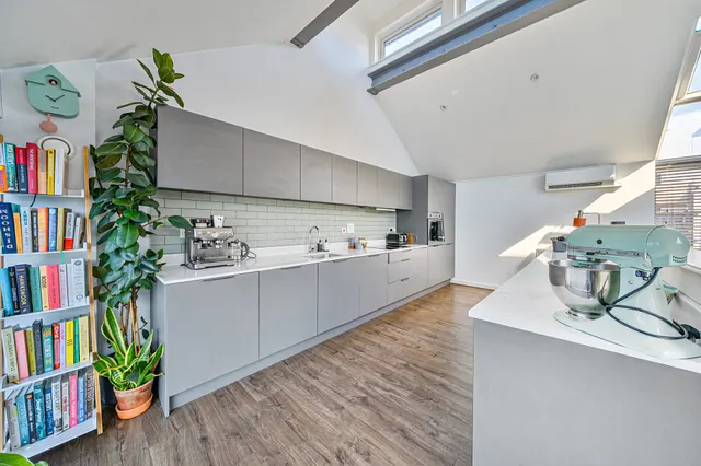 Photo 2 — North Road, Hertford, SG14