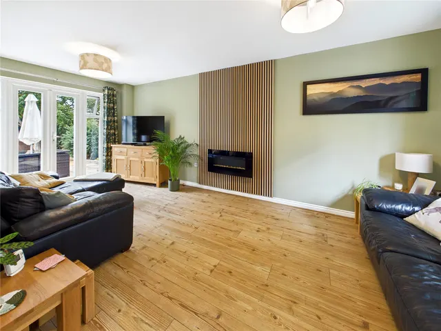 Halcyon Close, Witham, CM8, photo 2