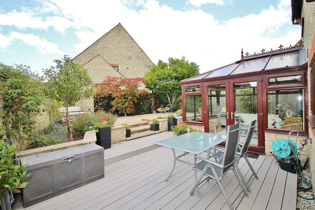 Ralegh Crescent, Witney, photo 3