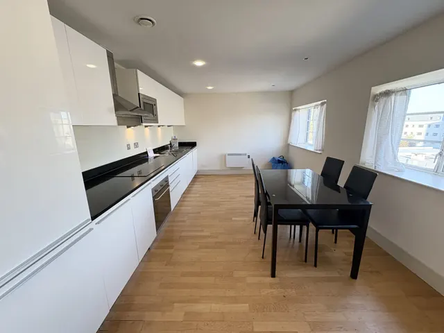 Hayes Road, CF64, photo 3