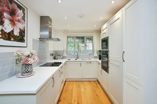 The Moor, Hawkhurst, TN18, photo 2