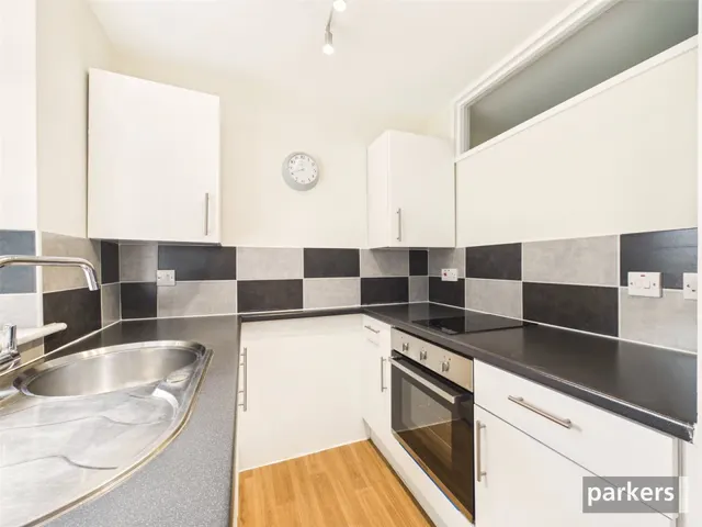 Hartsbourne Road, Earley, RG6, photo 3