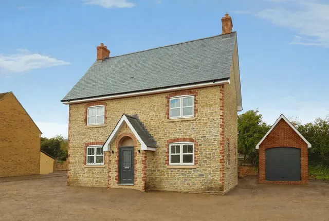 Pond Walk, Stalbridge, DT10, photo 1