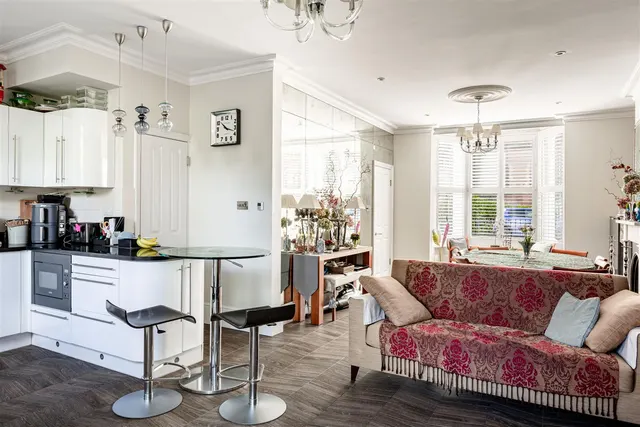 Dorville Crescent, London, W6, photo 3