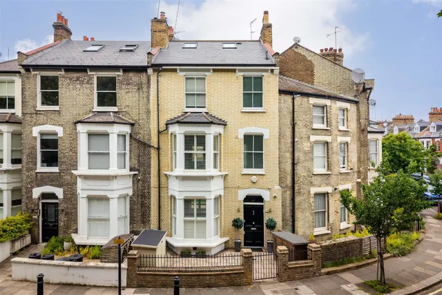Dorville Crescent, London, W6, photo 1