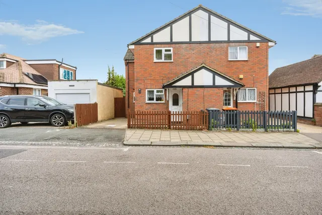 Cowper Road, Bedford, MK40, photo 1
