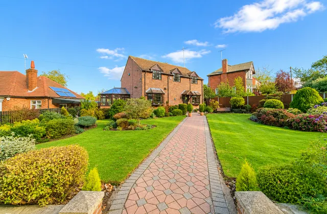Knowles Hill, Rolleston-on-Dove, photo 1