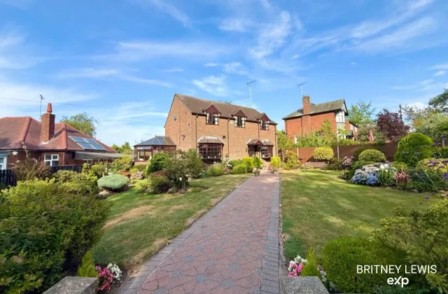 Knowles Hill, Rolleston-on-Dove, photo 1