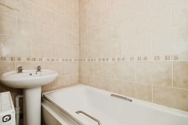 Grove View, Stapleton, BS16, photo 3