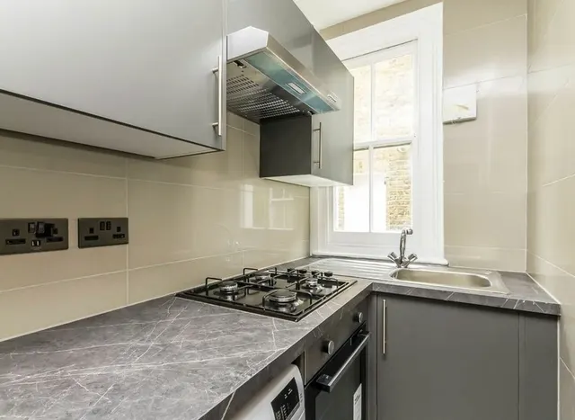 Photo 3 — Mirabel Road, Fulham, SW6