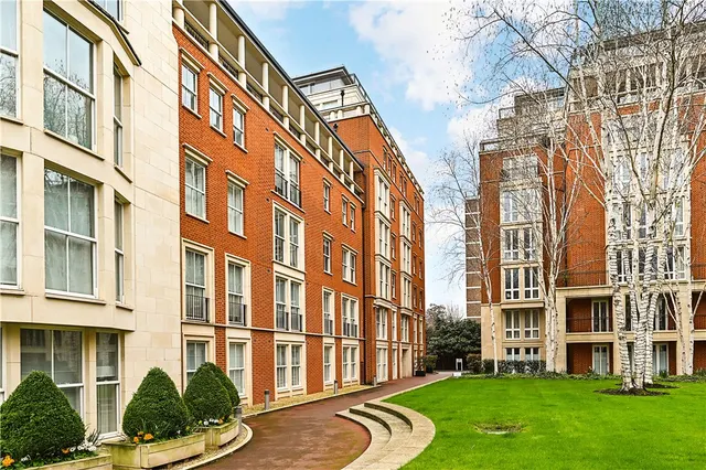 2 bedroom flat — Kings Road, London, SW10
