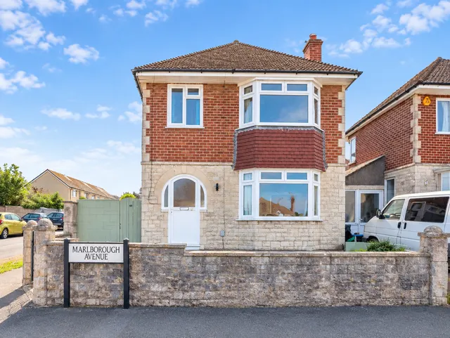 Marlborough Avenue, Weymouth, DT4, photo 1