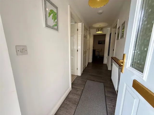 Ffordd Caergybi, Llanfairpwllgwyngyll, LL61, photo 2
