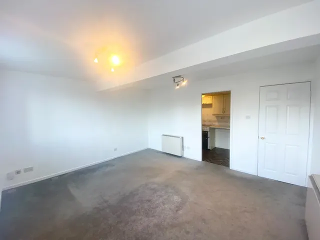 Farrar Court, Leeds, LS13, photo 3