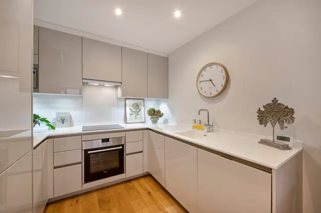 Wakefield Road, Richmond, TW10, photo 2
