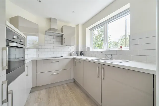 Greyhound Lane, Thame, OX9, photo 2