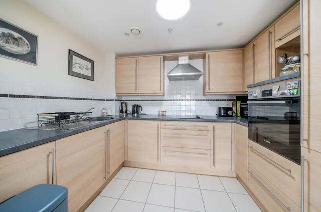 Ackender Road, Alton, GU34, photo 3