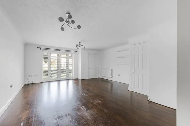 Ruxley Lane, Epsom, KT19, photo 3