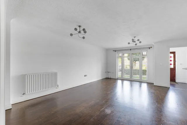 Ruxley Lane, Epsom, KT19, photo 2