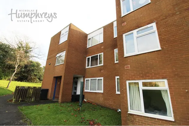 Binswood Road, Halesowen, B62, photo 1