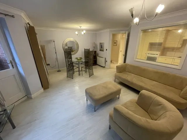 Hagley Road, Birmingham, B17, photo 3
