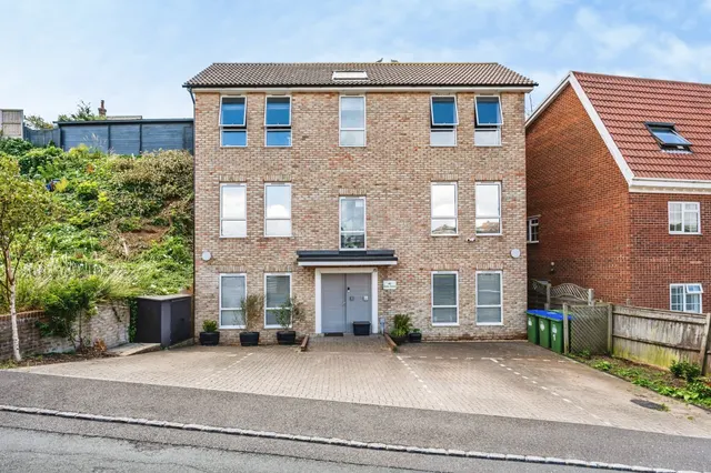 Sutton Drove, SEAFORD, photo 1