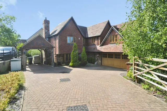 Woodlands Way, Hastings, photo 1