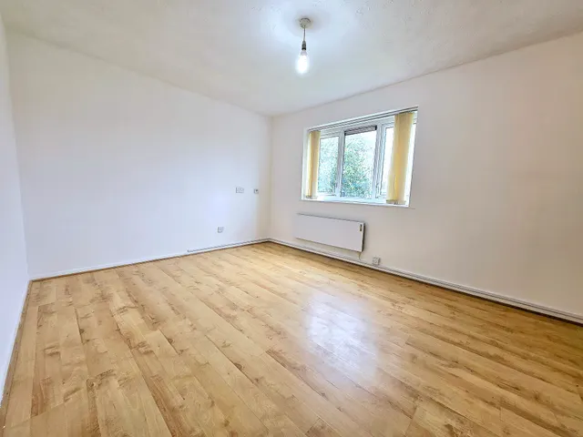 Eskdale Avenue, Northolt, UB5, photo 2