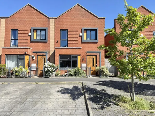 Florin Lane, Salford, M6, photo 1
