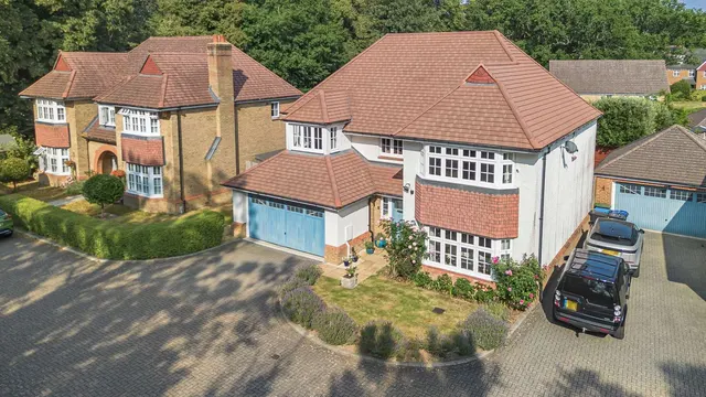 Whalebone Wood Road, Pease Pottage, Crawley, West Sussex, RH11 9GE, photo 1