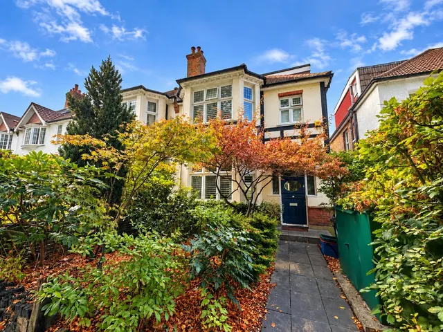 Wilmington Avenue, London, W4, photo 1