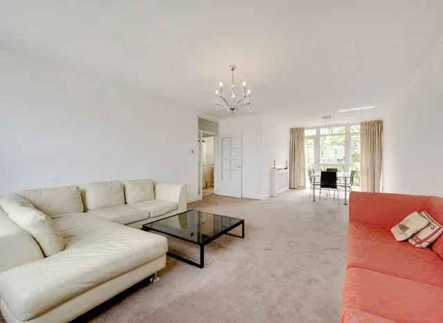 Photo 3 — High Mount, Hendon, NW4