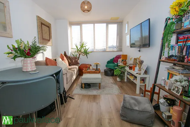 High Street, Waltham Cross, EN8, photo 2