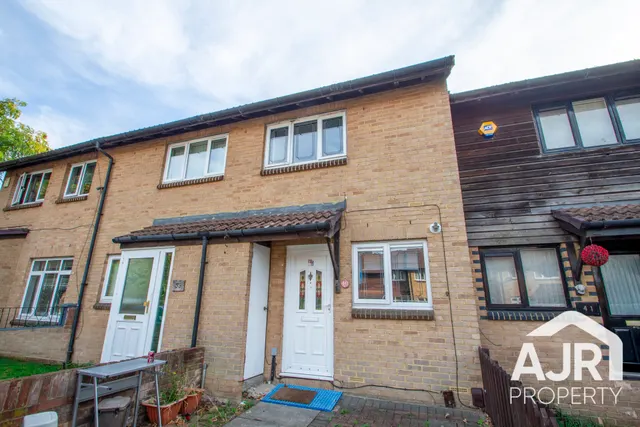 Haldane Road, London, SE28, photo 1