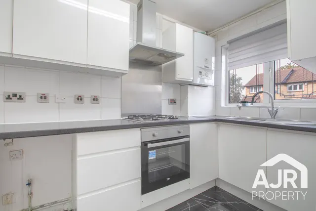 Haldane Road, London, SE28, photo 2