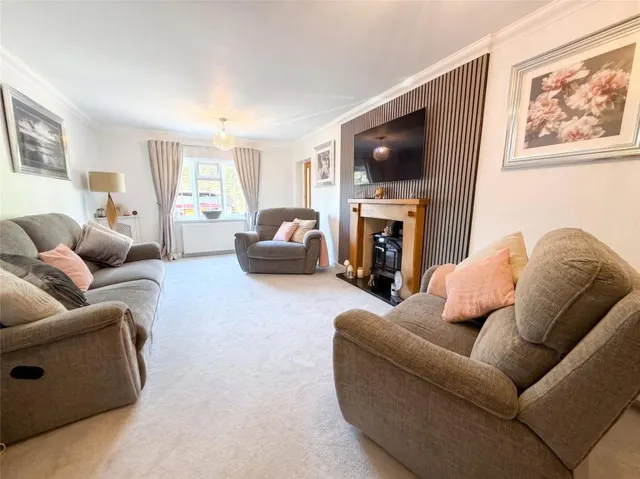 Vale Road, Camberley, GU15, photo 2