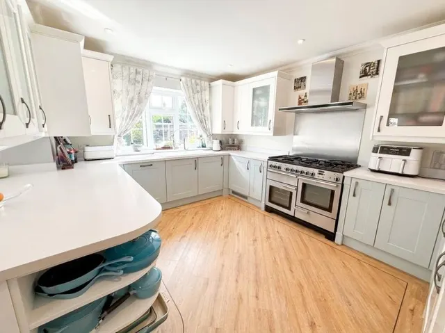 Vale Road, Camberley, GU15, photo 3