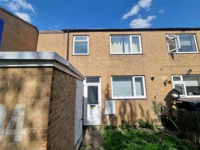 Warwick Court, Loughborough, Leicestershire, LE11, photo 1