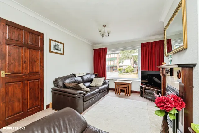 Standon Crescent, Sheffield, S9, photo 2